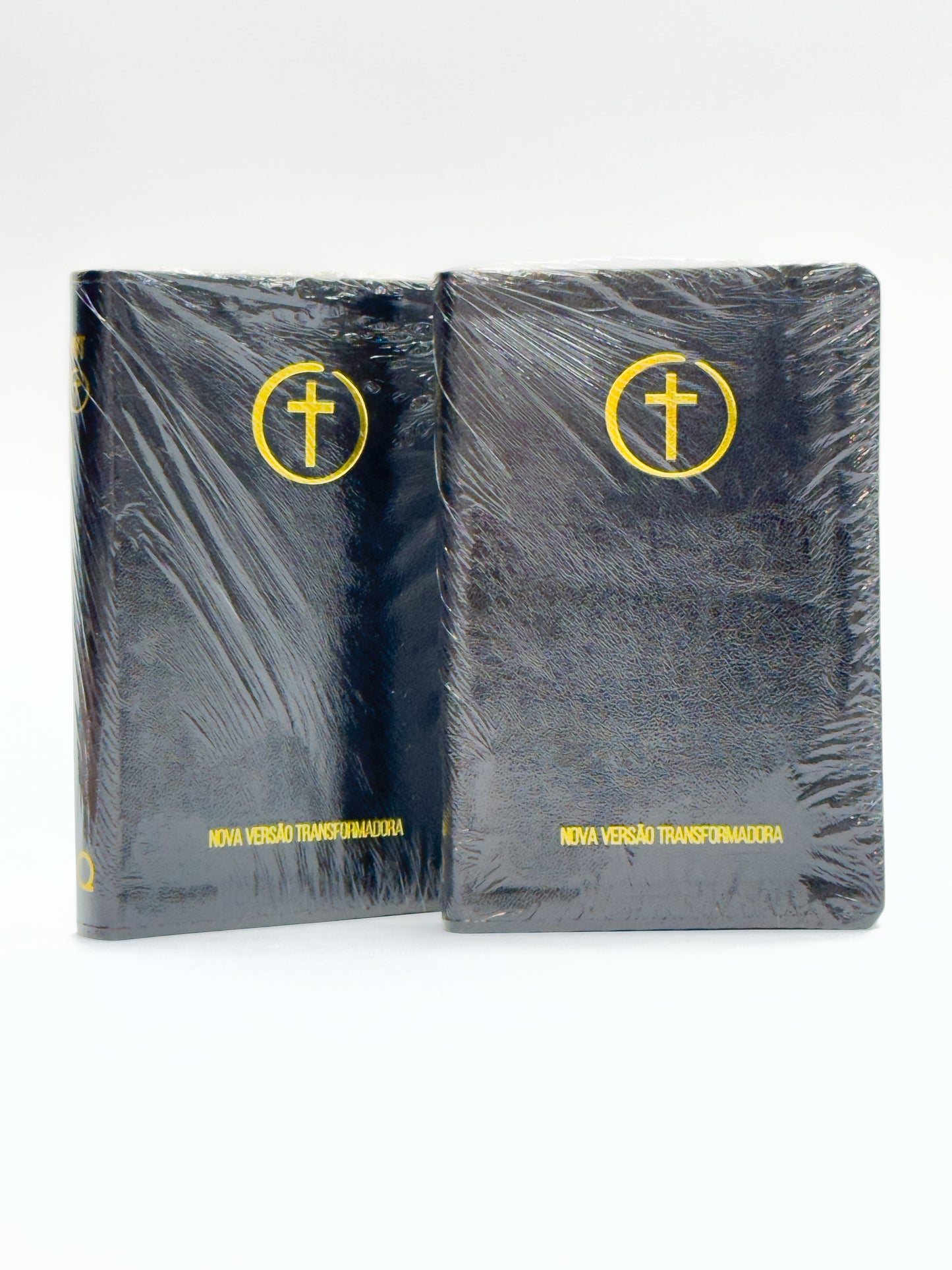 Bíblia NVT Slim Preta e Dourada